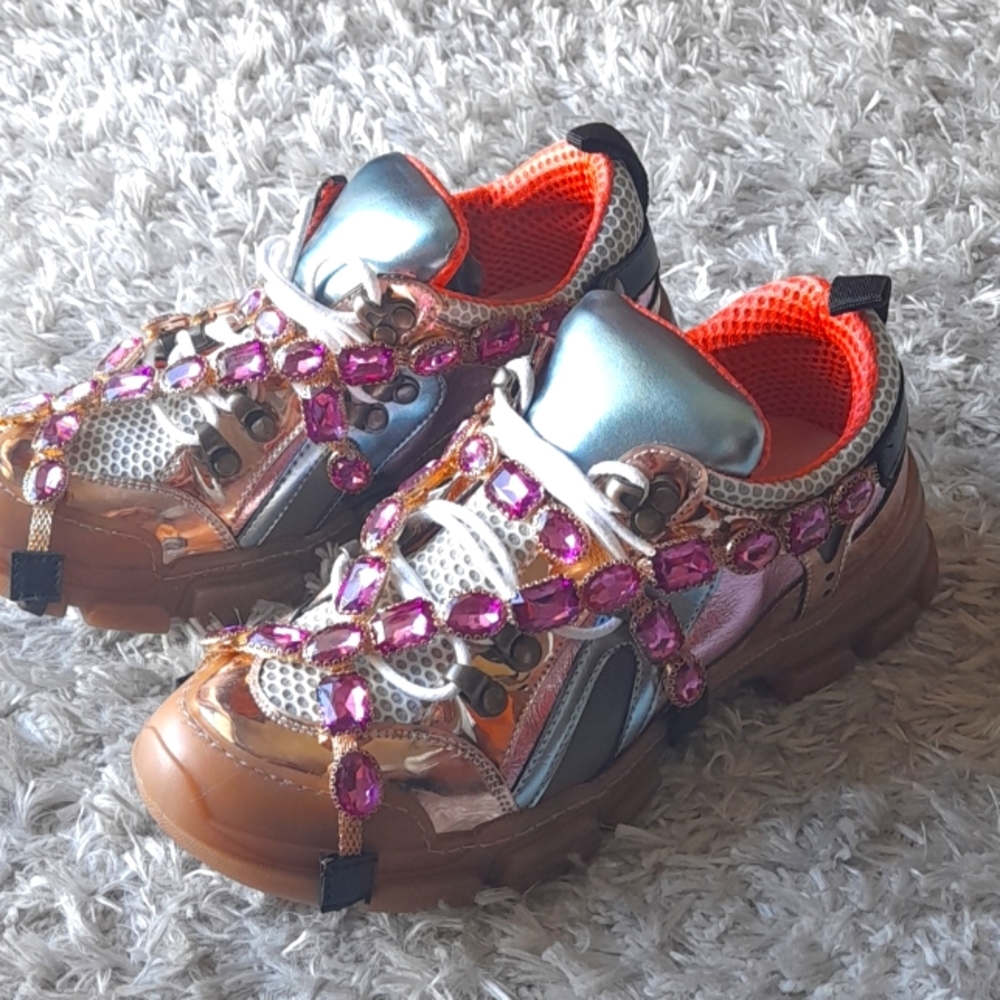 WOMEN SHOES